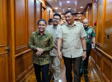 Bertemu Menhan Sjafrie, Menhut Raja Antoni Sediakan Lahan untuk Latihan Prajurit TNI