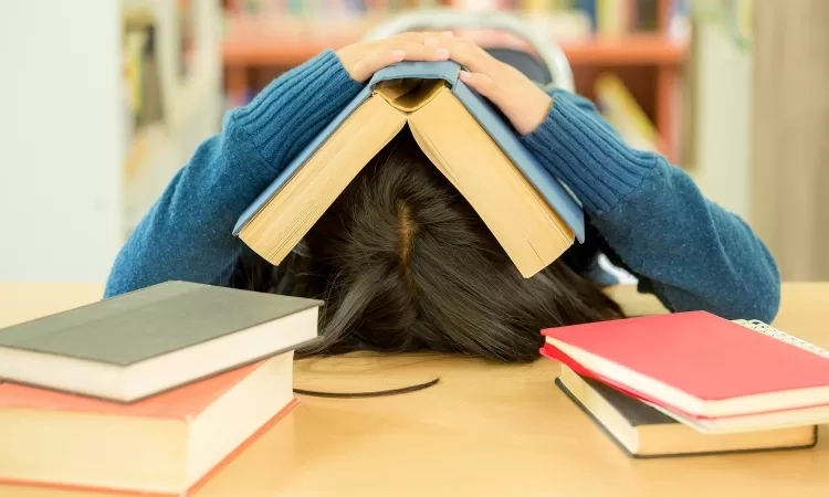 Orang yang Hobi Membaca Buku Bisa Terkena Reading Slump, Apa Itu dan Bagaimana Cara Mengatasinya?