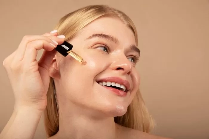 Pahami! Ini Waktu Terbaik Mengaplikasikan Serum Vitamin C Bersama Produk Perawatan Kulit Lainnya