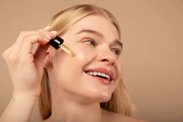 Pahami! Ini Waktu Terbaik Mengaplikasikan Serum Vitamin C Bersama Produk Perawatan Kulit Lainnya