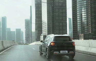 Waspada Ban Selip Saat Jalan Licin, Musuh Utama Pengemudi Mobil di Musim Hujan, Ketahui Penyebab dan Cara Mengatasinya