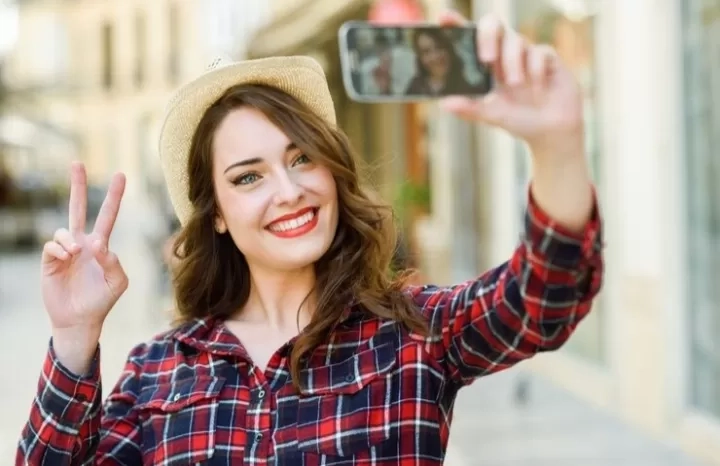 Haus Perhatian? 7 Pandangan Psikolog Terkait Kepribadian Orang yang Gemar Ganti Foto Profil WhatsApp