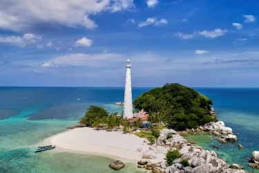 Menikmati Keajaiban Alam Pulau Belitung dalam Wisata Mewah yang Berkelanjutan
