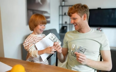 Terikat pada Sebuah Takdir Besar: 8 Weton Tak Disangka Membawa Perubahan dan Kekayaan pada Orang Terdekat Menurut Primbon Jawa