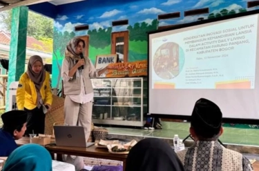 Tim Pengabdian Masyarakat Fakultas Ilmu Administrasi UI Rancang Inovasi Pemberdayaan Lansia dan Perempuan di Kabupaten Bogor
