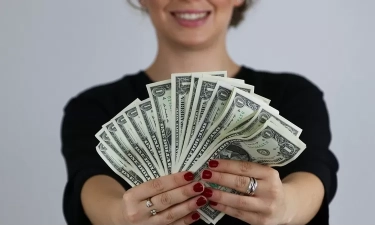 8 Tanda Seseorang Akan Kaya dan Berlimpah, Meski Belum Meraih Banyak Hal dalam Hidup
