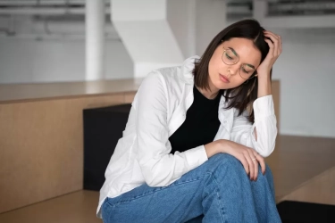 9 Tanda Perilaku Perempuan yang Tidak Puas dengan Kehidupan Mereka Menurut Psikologi, Apakah Kamu Juga?