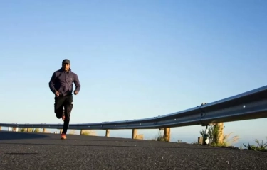 Ketahui Mana yang Terbaik untuk Anda Antara Jogging Selama 10 Menit atau Jalan Kaki Selama 45 Menit