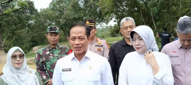 Menteri Hanif Faisol Minta Pemulihan Tanah Terkontaminasi Minyak di Siak Selesai Dalam 2 Tahun