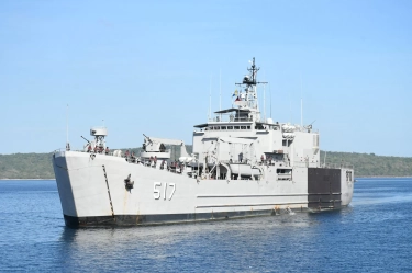 Profil KRI Teluk Ende-517, Kapal Perang TNI AL yang Bersiaga Bantu Korban Bencana Erupsi Gunung Lewotobi Laki-Laki