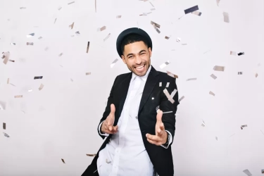 Dikelilingi Bintang Keberuntungan! 5 Weton Ini Segera Dilimpahi Rezeki dan Kekayaan Menurut Primbon Jawa