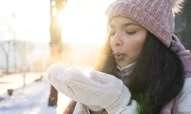 Orang yang Suka Cuaca Dingin Biasanya Menunjukkan 7 Perilaku Unik Ini, Menurut Psikologi
