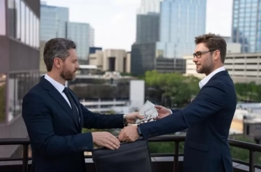 Pahlawan Finansial: 3 Shio yang Bisa Membebaskan Keluarganya dari Cengkeraman Utang, Tak Peduli Berapa Pun Jumlahnya!