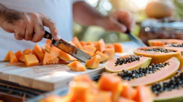 Jangan Buang! 8 Manfaat Konsumsi Biji Pepaya yang Jarang Diketahui, Salah Satunya Tingkatkan Sistem Kekebalan Tubuh