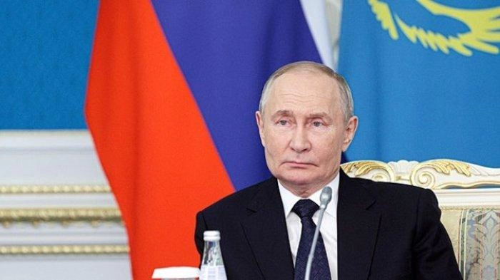 Bendera Ukraina Muncul di Layar Lebar Videotron Saat Vladimir Putin Datang ke Kazakhstan