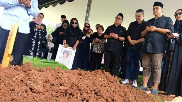 Firasat Dede Yusuf Sebelum Ibunya Meninggal