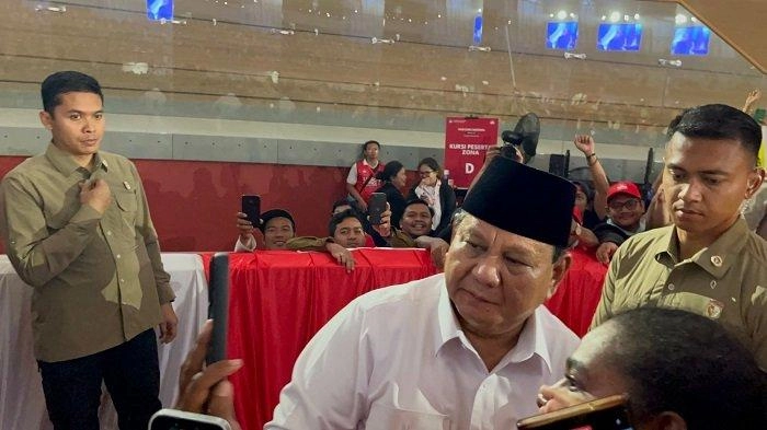 Tangis Presiden Prabowo Saat Singgung Kesejahteraan Tenaga Pendidik di Hadapan Ribuan Guru