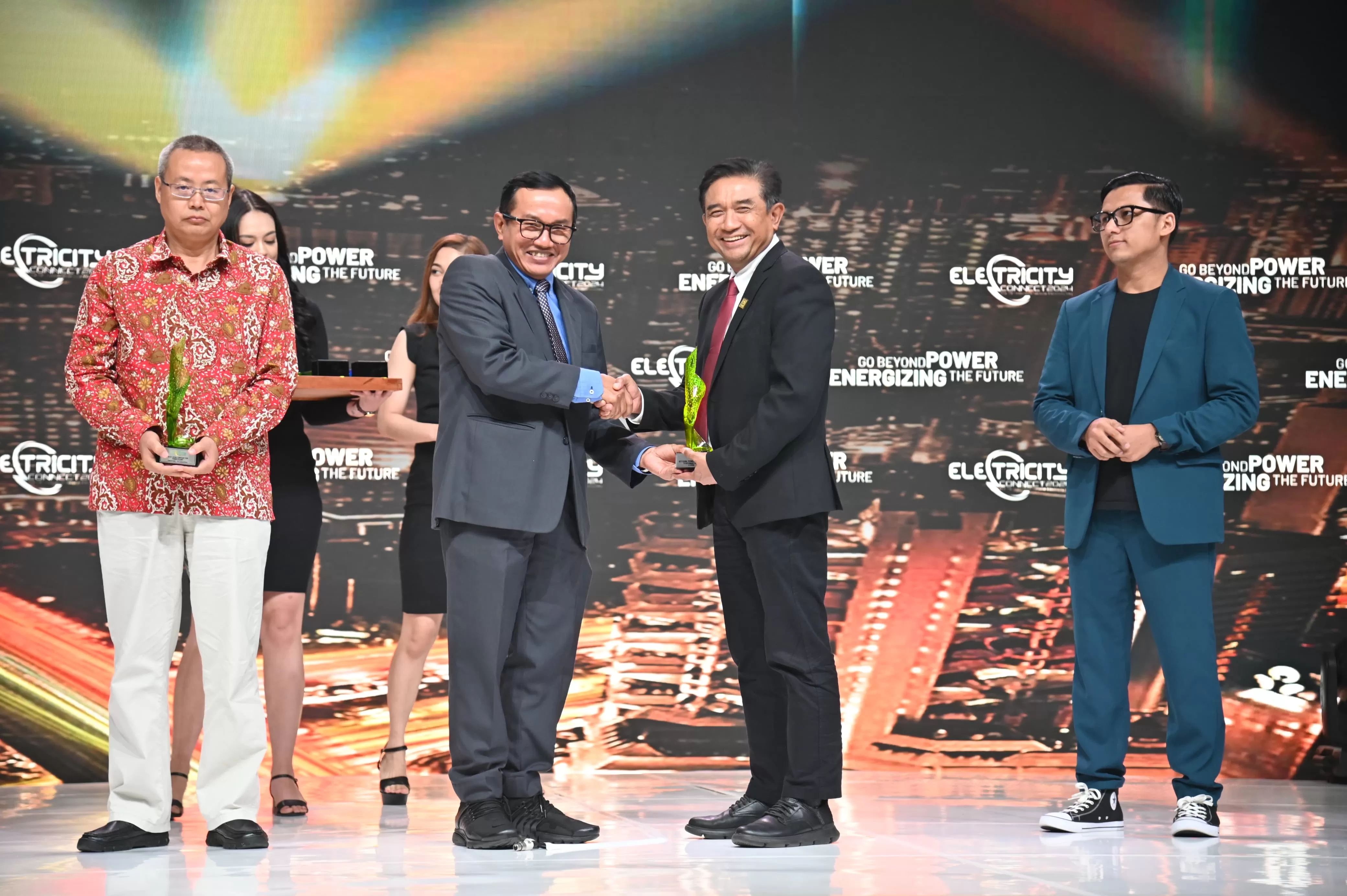 Genjot EBT, PLN IP Sabet Anugerah Best Emerging Large Scale Renewable Energy Development