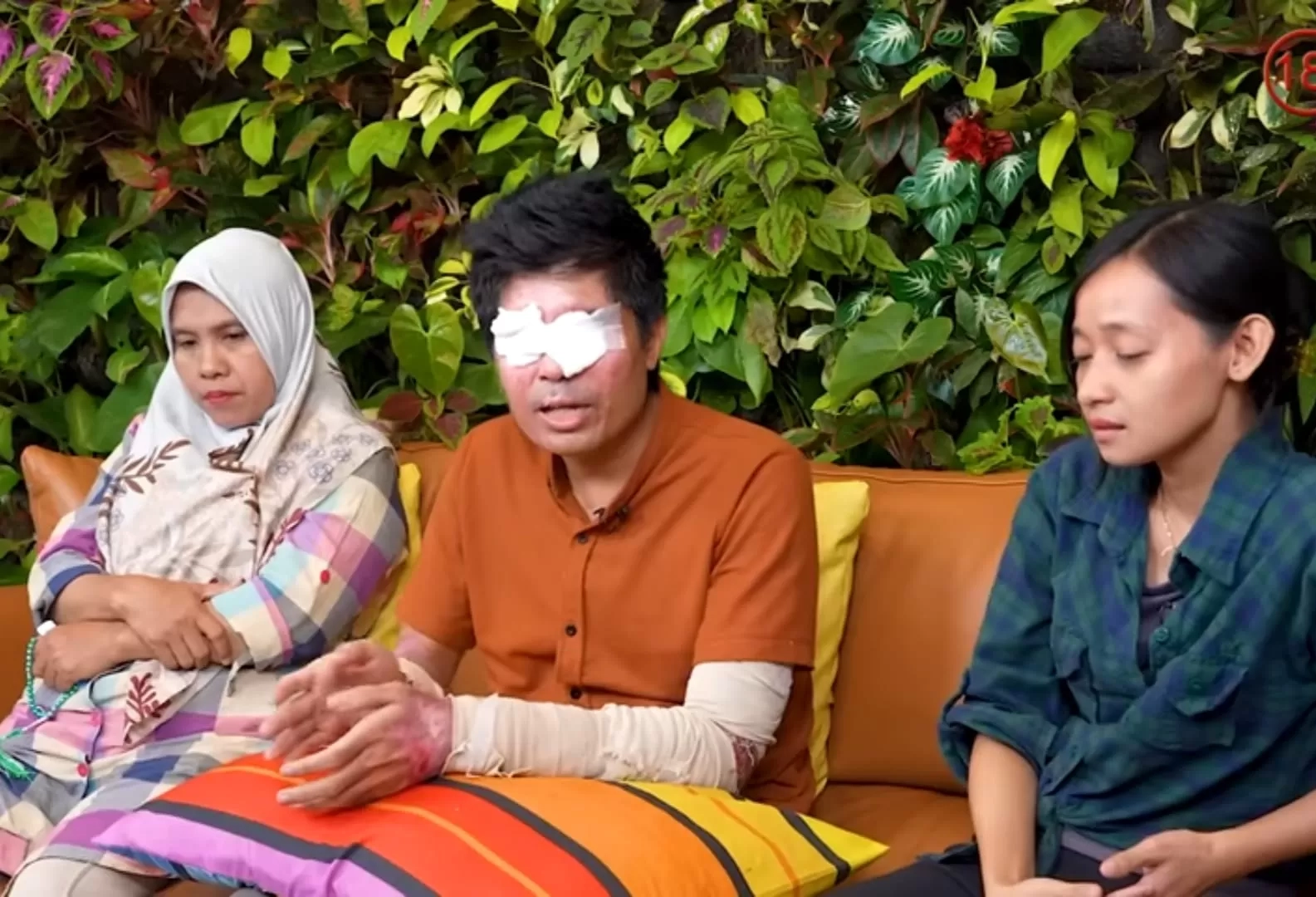 Soal Donasi hingga 7 Turunan, Farhat Abbas Bilang Klausul Dibuat Novi, Dibikin Heboh Denny Sumargo