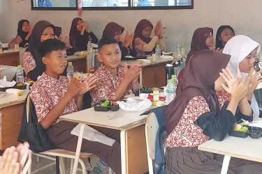 Tak Jadi Rp 15.000, Prabowo Tetapkan Anggaran Makan Bergizi Gratis Rp 10.000 per Anak, Kondisi Anggaran Jadi Alasan