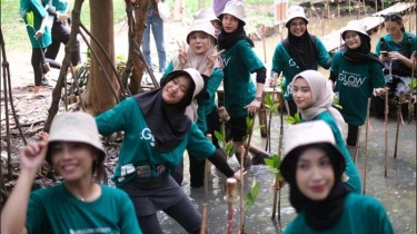 Puluhan Beauty Enthusiasts Percantik Lingkungan Lewat Penanaman Ratusan Bibit Mangrove