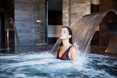 7 Manfaat Mandi Es bagi Tubuh dan Cara Melakukannya dengan Benar untuk Hasil Maksimal