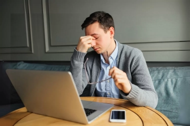 7 Rahasia Efektif Mengatasi Ketegangan Mata Akibat Layar Digital dengan Langkah Sederhana