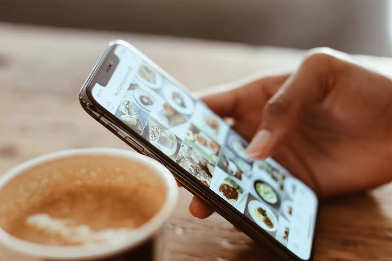 7 Sifat Unik Orang yang Memiliki Media Sosial Tapi Jarang Posting, Apakah Pertanda Introvert?