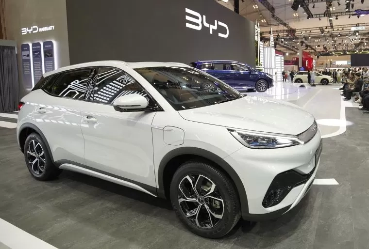 Seringkali jadi Pilihan Pencinta Otomotif, Intip Perbandingan BYD Atto 3 dan Lexus LS 500