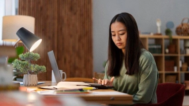 Gen Z Dicap Lembek di Dunia Kerja? Ini Kata Pengamat Pendidikan dan Soft Skills yang Harus Disiapkan