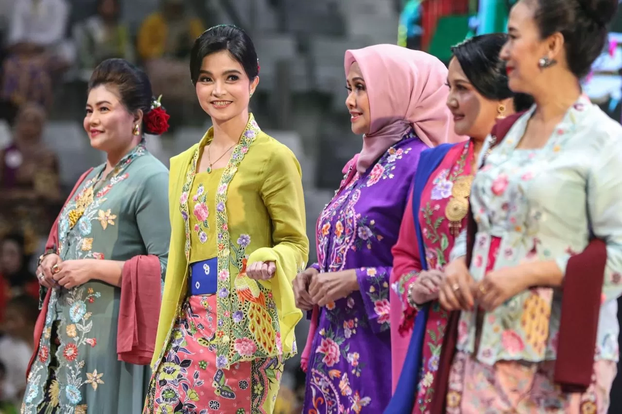 Sah! Kebaya Jadi Warisan Budaya Takbenda UNESCO