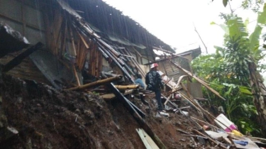 4 Kecamatan di Sukabumi Diterjang Banjir & Longsor, Kemensos Salurkan Bantuan Logistik Rp 370 Juta