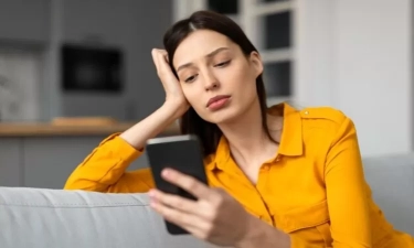 Memahami Istilah FOMO hingga Bahayanya yang Dapat Mengancam Kesehatan Mental