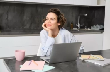 Orang yang Tumbuh dalam Keluarga Kelas Menengah Sering Kali Menampilkan 7 Sifat dan Perilaku Berikut