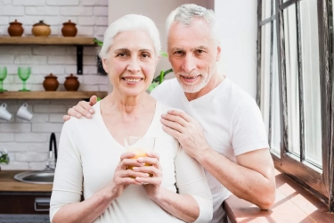 Simak 7 Langkah Sederhana Perawatan Kulit agar Tetap Sehat dan Lembap di Usia 60-an dan 70-an