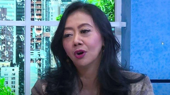 Pengakuan Asri Welas soal Kedekatannya dengan Sosok Pria Bule di New York, Sebut Hanya Teman