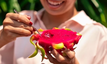 4 Manfaat Buah Naga yang Cocok Dijadikan Camilan Bergizi Selama Kehamilan, Simak Porsi yang Disarankan dan Manfaatnya!