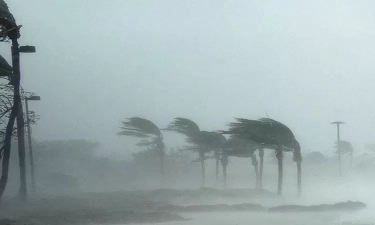 BMKG Peringatkan Cuaca Ekstrem: Waspada Banjir, Longsor, dan Angin Kencang di 33 Wilayah Indonesia