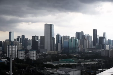 Modifikasi Cuaca Hari ini, Taburkan 3,2 Ton Garam ke Awan Hujan