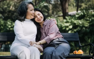 Orang Tua yang Sudah Lanjut Usia Tapi Masih Mengontrol Kehidupan Anaknya yang Sudah Dewasa, Cenderung Memiliki 7 Perilaku Ini