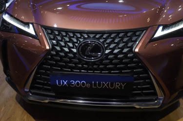 Harganya Miliaran, Ini Perbandingan Lexus RZ dan Audi Q7