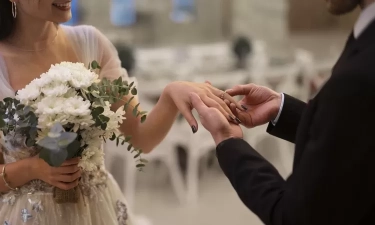 Jodohnya Sahabatnya Sendiri! Ini 8 Zodiak yang Ditakdirkan Menikah dengan Sahabatnya Menurut Astrologi