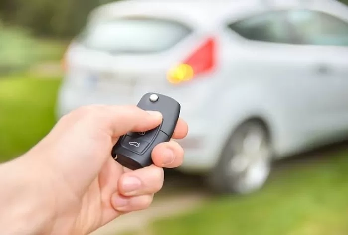 Musim Hujan Banyak Petir dan Gledek Bikin Alarm Mobil Bunyi Terus? Simak Penjelasannya