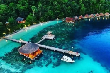 Rekomendasi 4 Pantai Paling Menawan di Maluku untuk Liburan Natal 2024