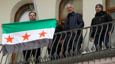 Kedubes Suriah di Penjuru Dunia Ganti Bendera Jadi Bintang Tiga, Rayakan Runtuhnya Rezim Assad
