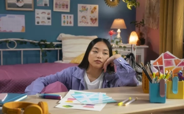 10 Tanda Kepribadian Seseorang yang Mudah Bosan di Rumah, Menurut Psikologi: Salah Satunya Selalu Membutuhkan Interaksi Sosial