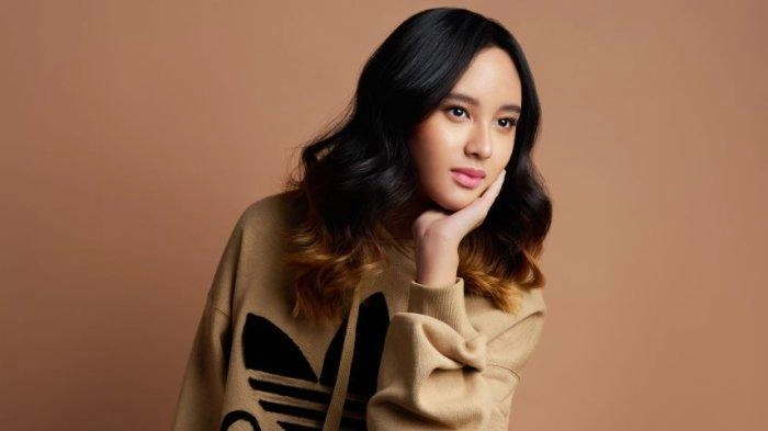 Dinda Ghania Rilis Single Terbaru 'Unfinished', Kisah Melankolis yang Dibalut Musik Upbeat R&B