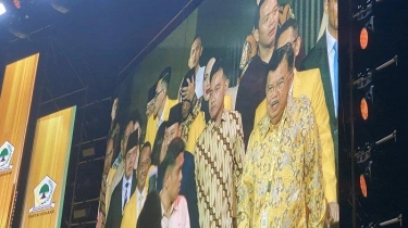 Momen Prabowo-Gibran 'Dikawal' Bahlil dan Jusuf Kalla saat Hadiri Puncak Perayaan HUT Golkar