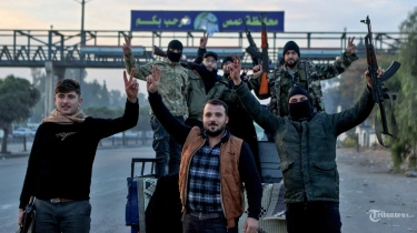 HTS Suriah Janji Balas Penderitaan Korban Rezim Assad, Hajar Pejabat yang Terlibat Penyiksaan