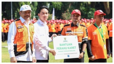 Bersama Wapres Gibran, Baznas Salurkan Bantuan Tenda dan Perahu Karet untuk BTB se-Indonesia